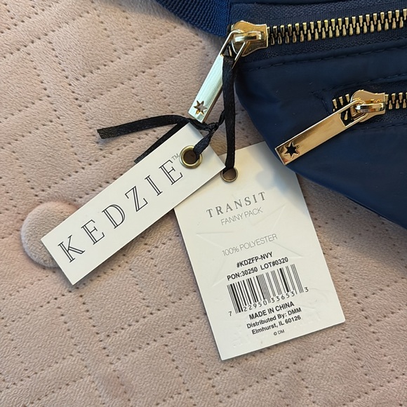 Kedzie blue crossbody/waistpack (Fanny pack) - NWT - Picture 6 of 7